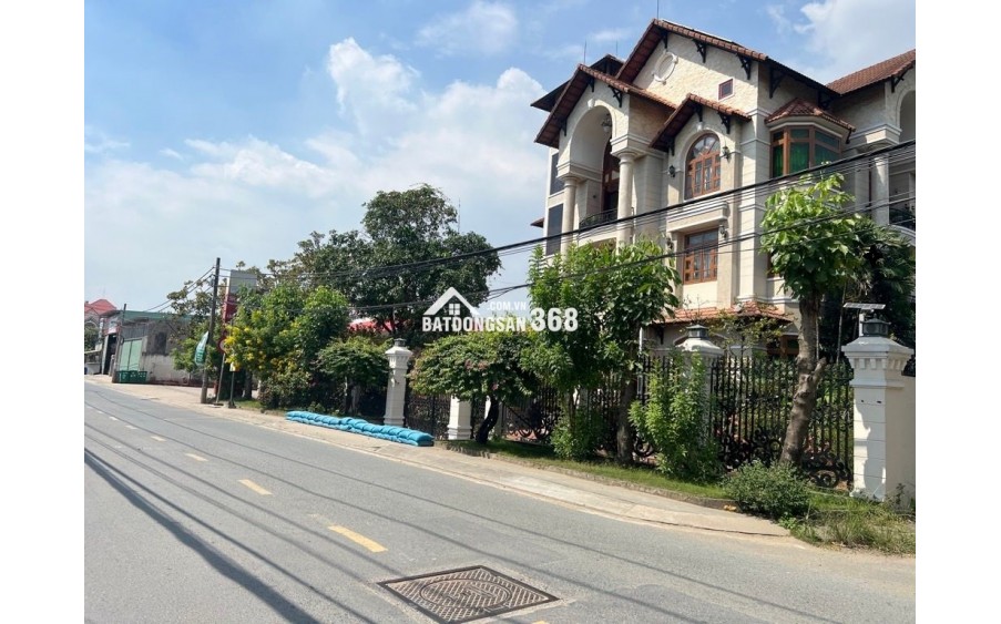 Chính chủ gửi bán nhà  lô góc cực hiếm  10m x 30m  tại trục đường thương mại sầm uất nhất Quận 6 – Lý Chiêu Hoàng